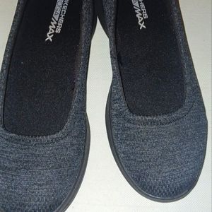 Skechers Gogamax gostep Life shoes sz 7.5